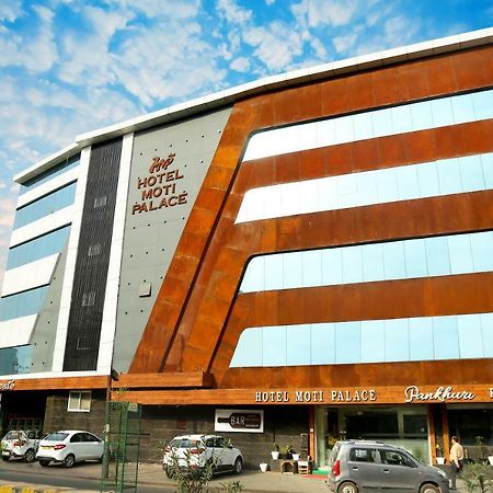אגרה Hotel Moti Palace מראה חיצוני תמונה