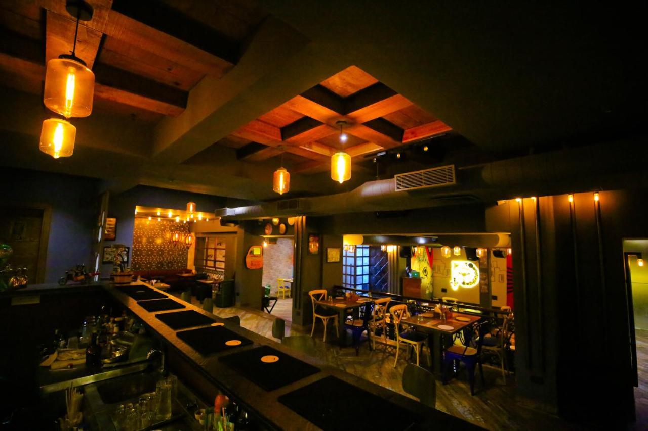 אגרה Hotel Moti Palace מראה חיצוני תמונה