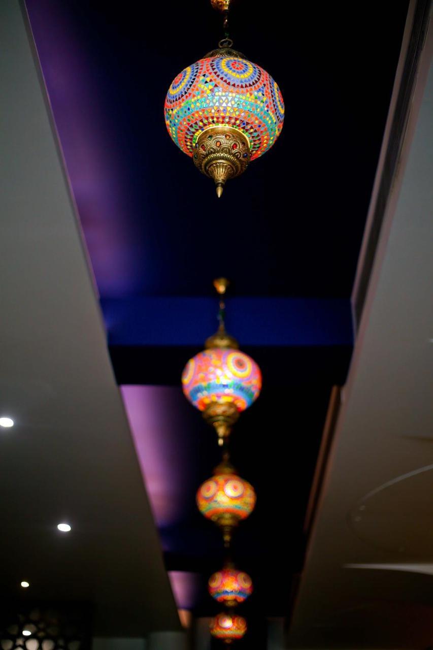 אגרה Hotel Moti Palace מראה חיצוני תמונה